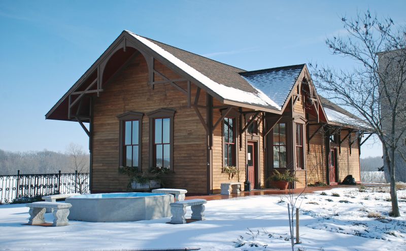 Who Does Wood Siding Service